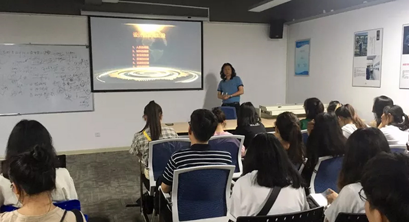 1528876797140096641.jpg 2.jpg